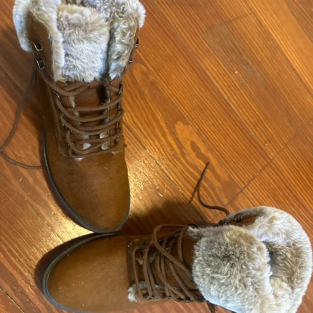 Shoes - Picture 1 of 3